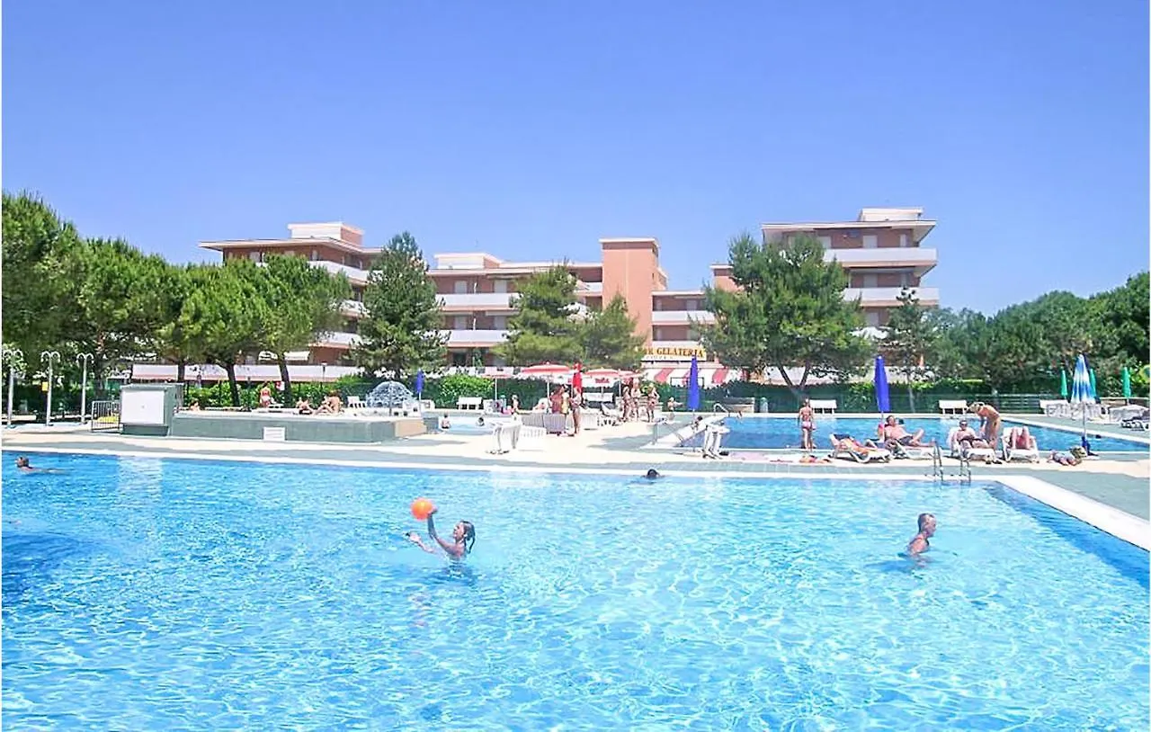Awesome Apartment In Bibione With Kitchenette Włochy